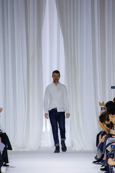 Look 40